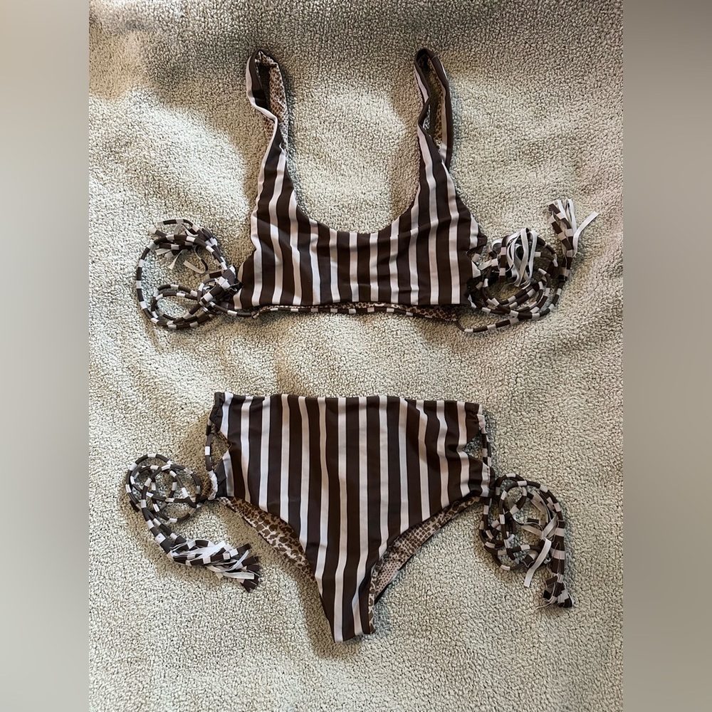 ACACIA Murray bottom & Hunter top. Both Size M